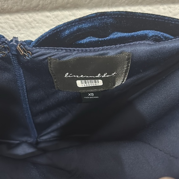 Line + Dot DuJour Gown, RTR - Picture 8 of 9